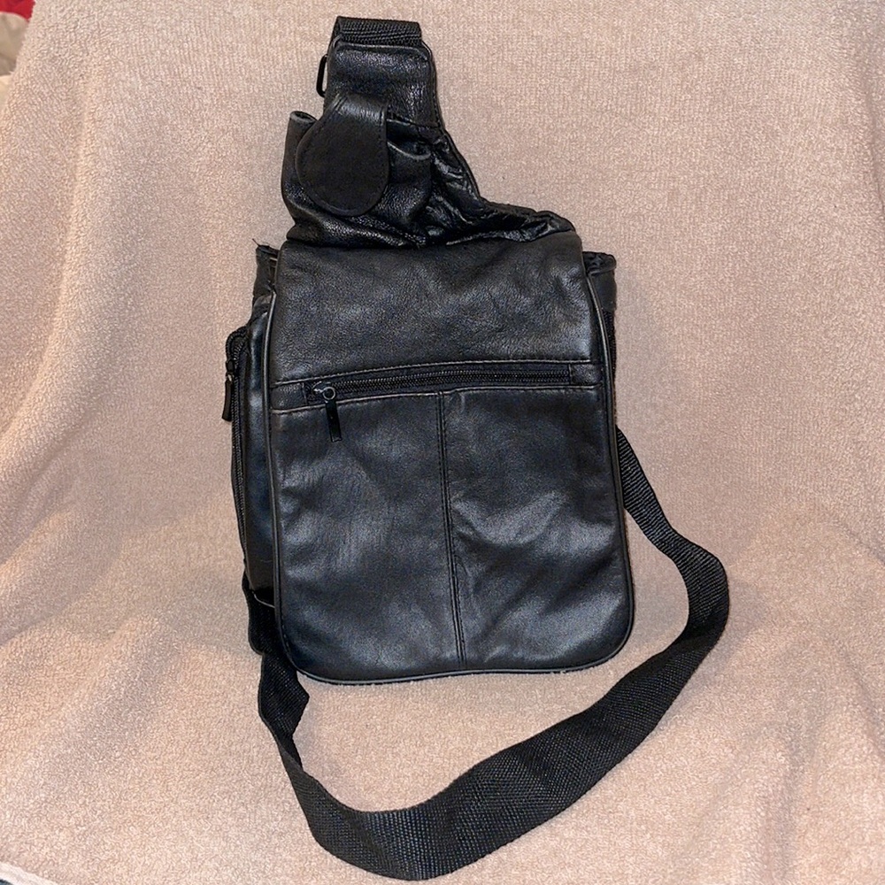 db Design genuine leather crossbody bag